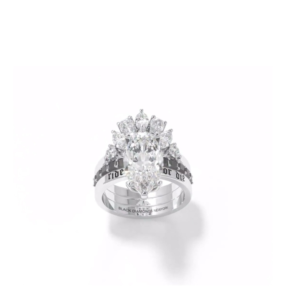 Black Diamond NY 2.5ct Marquis Cut Vintage style (lab diamonds) in 18k WhiteGold